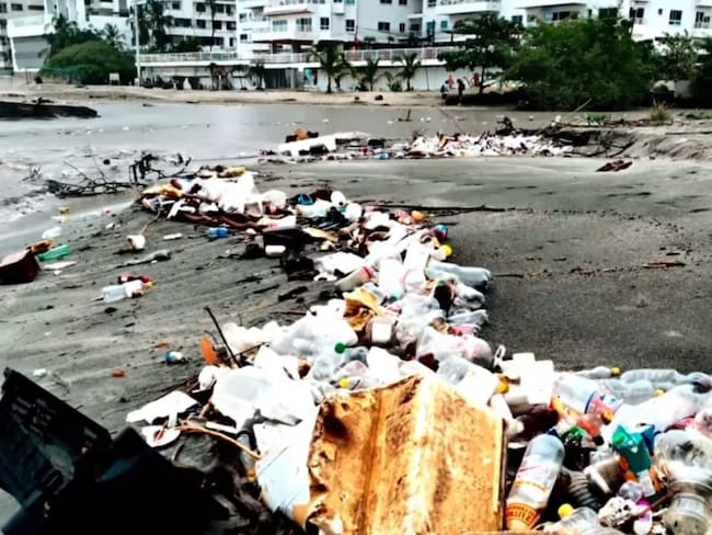 Esta es la basura arrastrada por las aguas lluvias | Foto: Guillermo