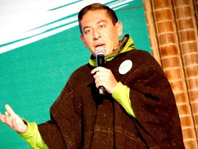 Carlos Amaya fue elegido como precandidato presidencial de la Terna Verde. Foto: Cortesía Alianza Verde