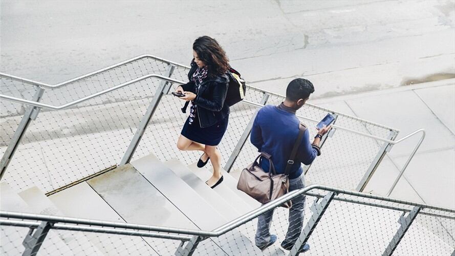 'Mira al frente' es la herramienta que introdujo Google para evitar accidentes. . Foto: Getty Images