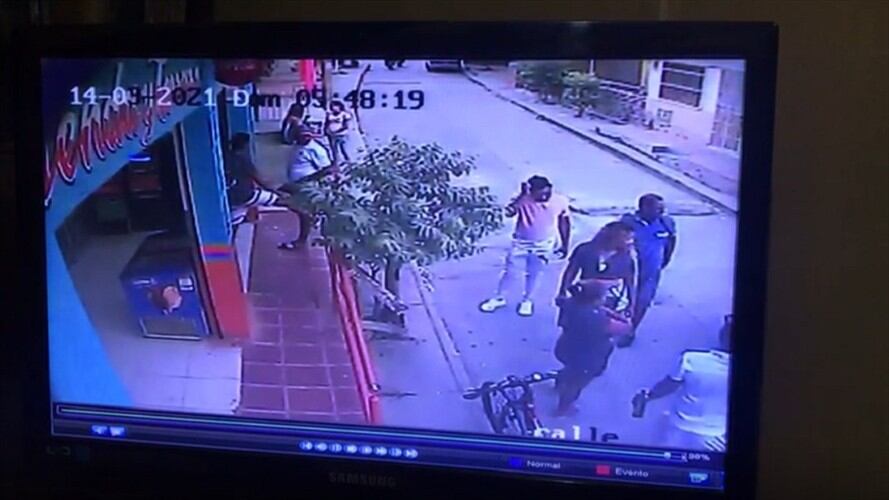 La Policía Metropolitana de Cartagena adelanta las investigaciones para tratar de dar con los responsables de este ataque. Foto: Captura de video