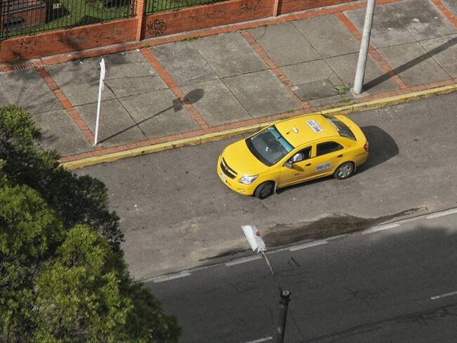 Taxistas piden que se cumpla norma internacional que ratifica el uso del taxímetro
