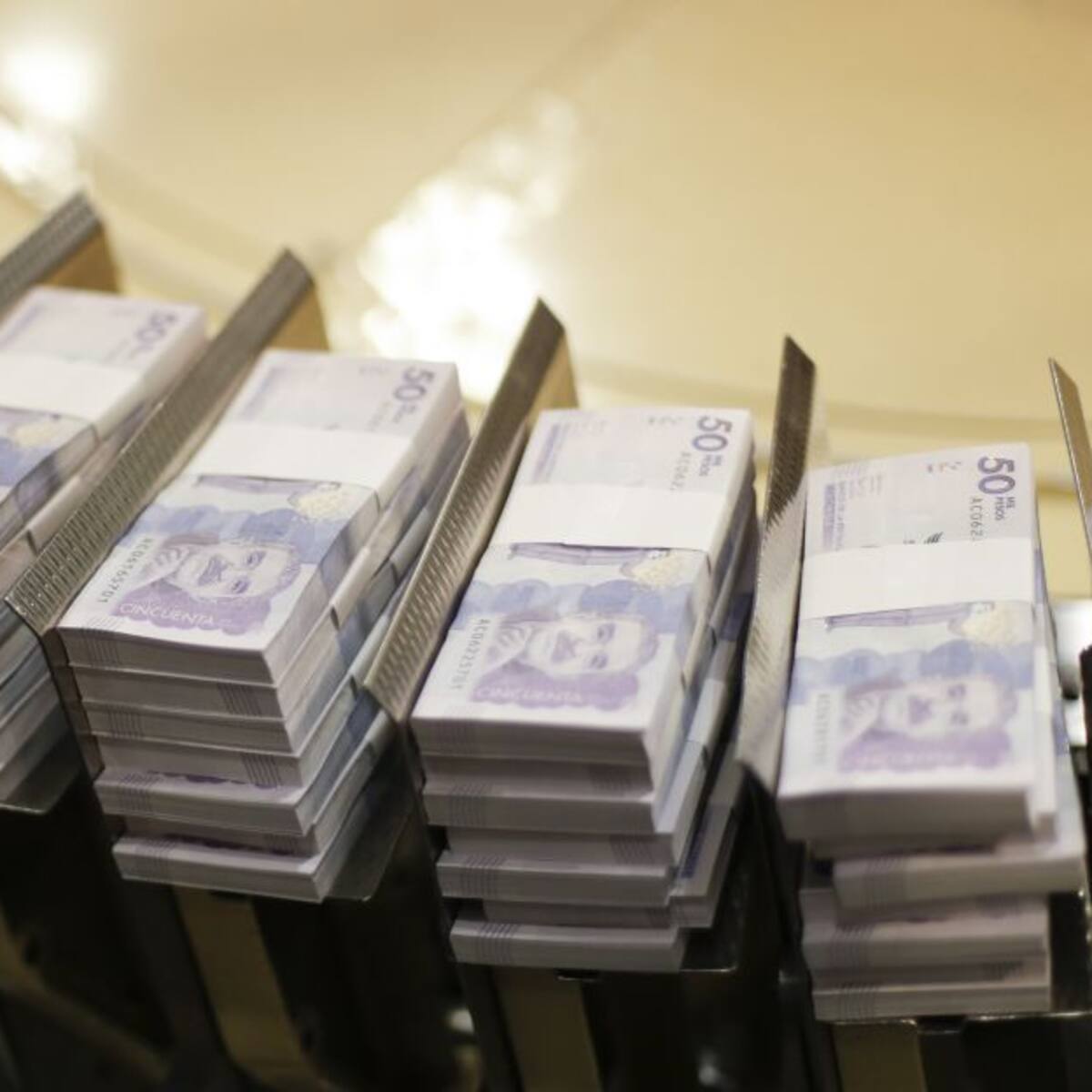 Dian le responde a Miguel Uribe: pensiones de $5 millones no pagarán impuestos