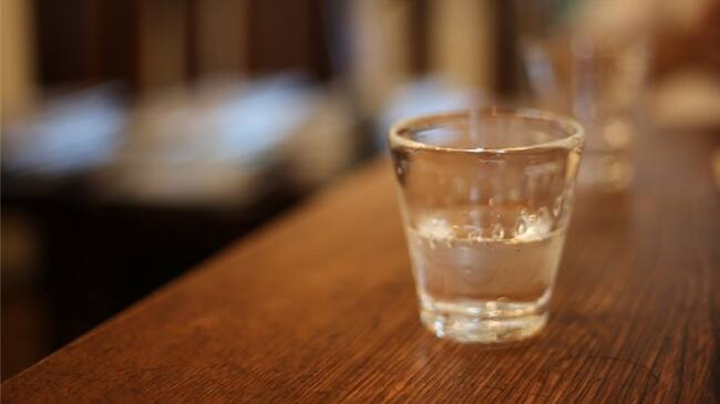 Vender aguardiente y café colombiano, así como bailar de salsa con los alemanes son algunas de las estrategias para recaudar fondos que ayuden a los afectados por el coronavirus.. Foto: Getty Images