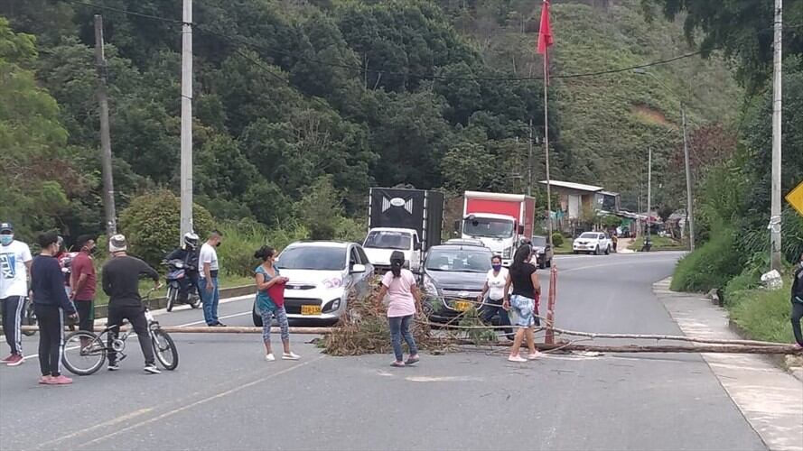 La comunidad de los sectores de El Salvador y El Túnel pidieron atención urgente . Foto: Cortesía