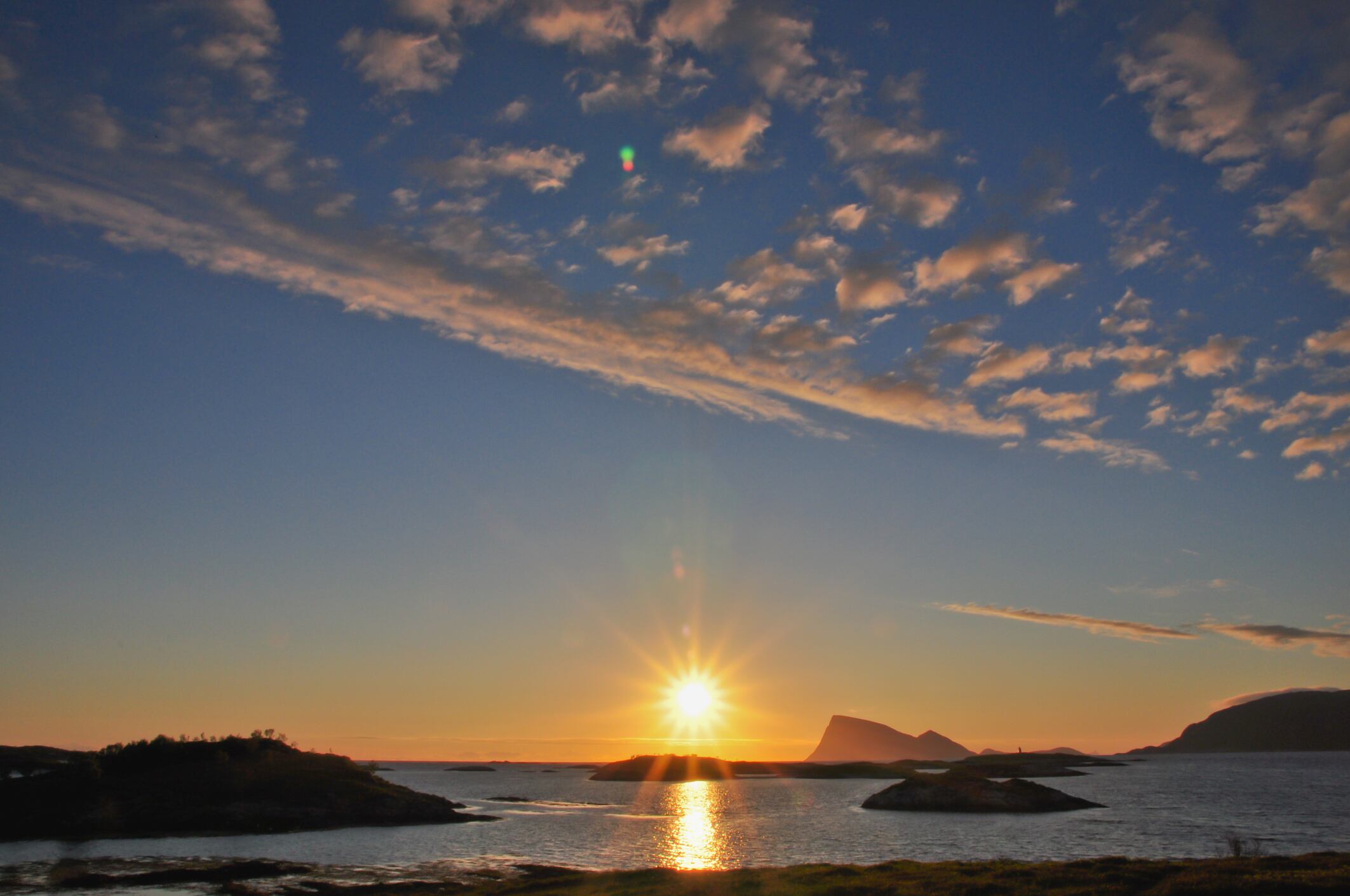 Sol de medianoche en Noruega. Foto: Getty Images.