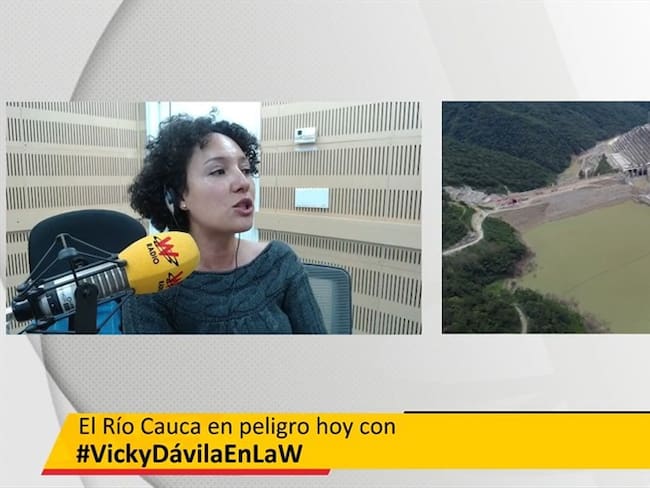 Vocera de Ríos Vivos en entrevista con La W . Foto: La WCon Vicky Dávila