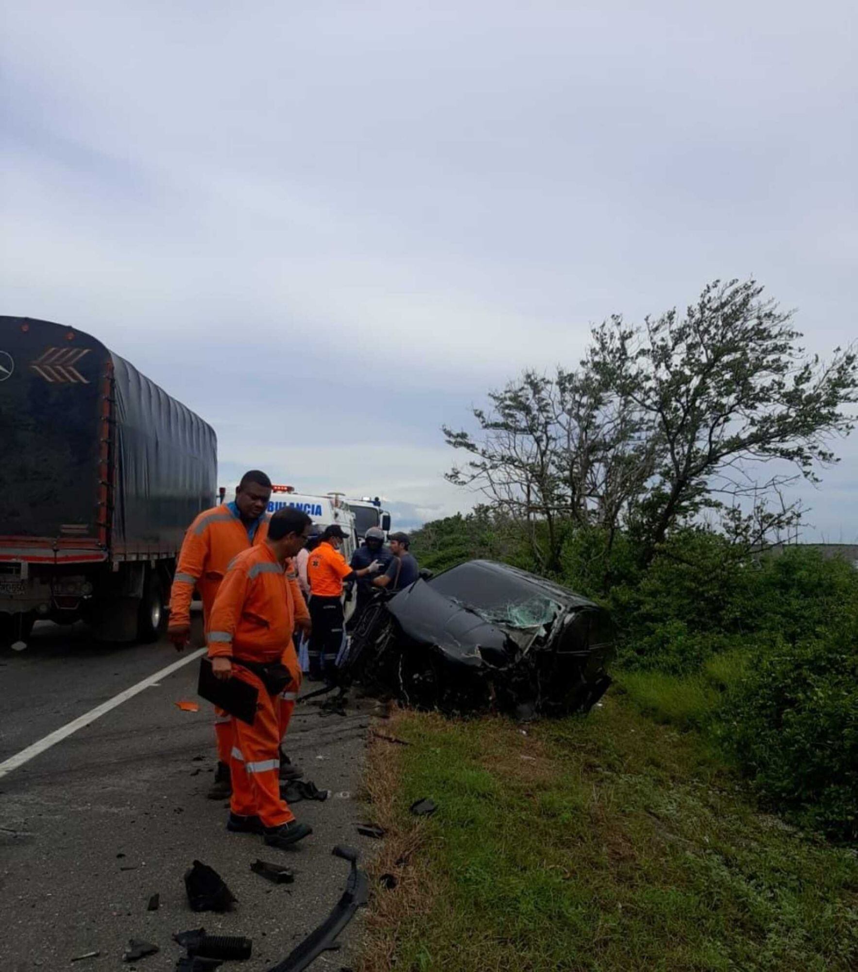 Uno de los vehículos involucrados en el accidente/ Ruta del Sol 