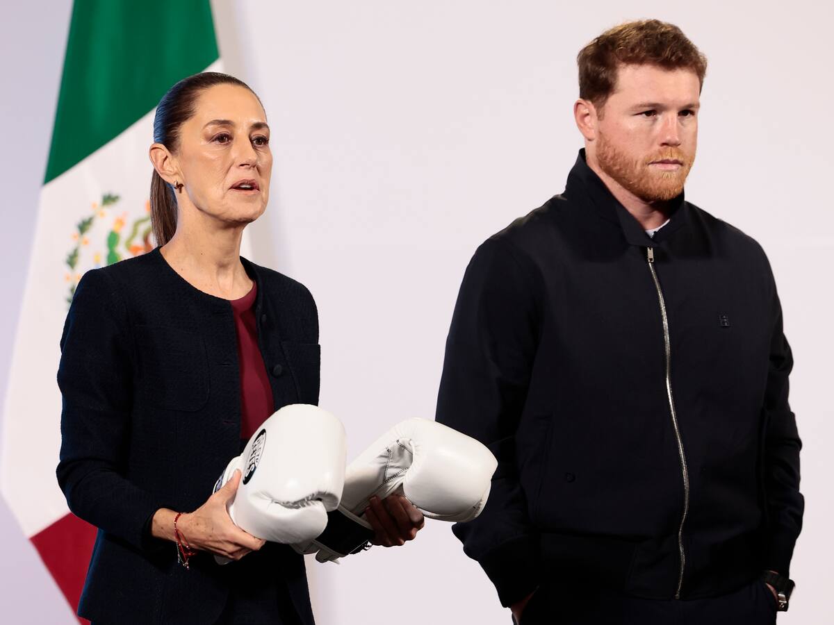 El boxeador ‘Canelo’ Álvarez le entregó a Claudia Sheinbaum “los guantes bancos de la paz”