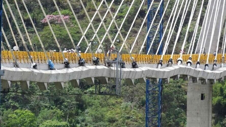 Puente Hisgaura tiene problemas adicionales a los de su ondulación: Contraloría General. Foto: Cortesía