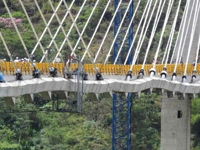 Puente Hisgaura tiene problemas adicionales a los de su ondulación: Contraloría General. Foto: Cortesía
