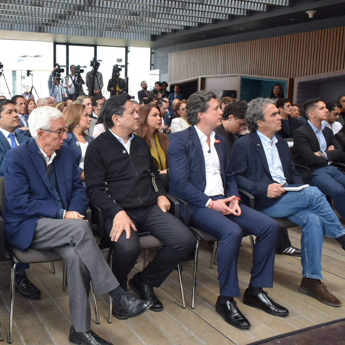 Fajardo, Robledo, Galán y MIRA anuncian coalición para las elecciones legislativas de 2026