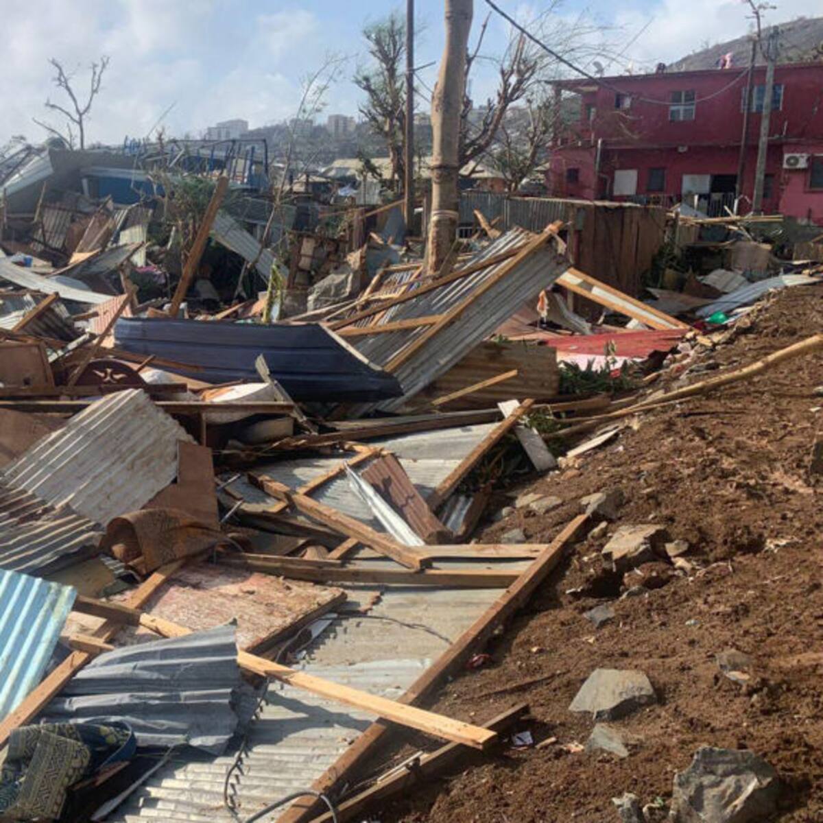 “No hay qué comer o beber”: senadora de Mayotte tras paso de ciclón Chido