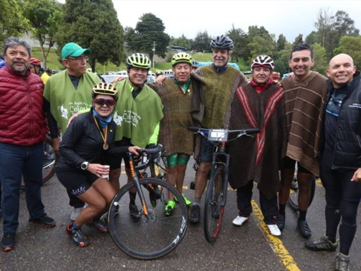 Así fue la travesía del alcalde Peñalosa y el gobernador Amaya hacía el Puente de Boyacá