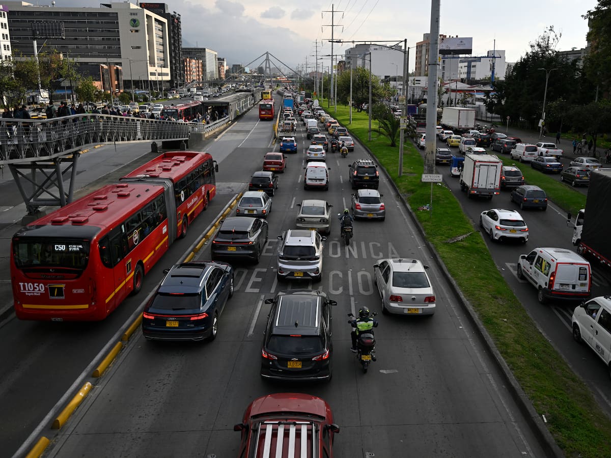 ¿Qué son las señales de prioridad en el tránsito en Colombia, cuáles son, cuántas son y qué indican?