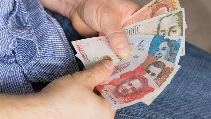 Se estima que 2,5 millones de colombianos ganan el salario mínimo en Colombia. Foto: Getty Images