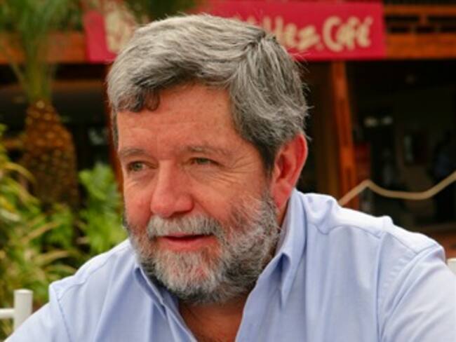 Luis Genaro Muñoz apuesta su barba, que tiene desde los 18 años, a que la producción de café para este año cerrará en los 10 millones sacos. Foto: Oficial