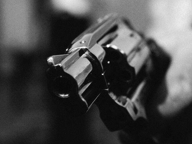 El militar intentó defender a las víctimas, cuando uno de los atracadores reaccionó y le disparó en varias ocasiones. Foto: Getty Images / LAURENT HAMELS