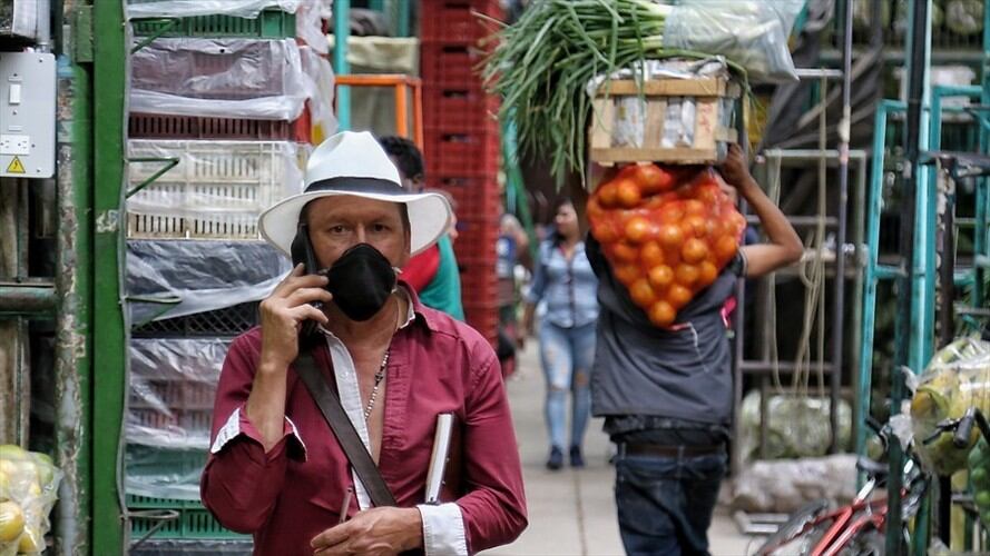 Pedro Triviño, coordinador de precios de Corabastos, explicó en W Fin de Semana cuáles han sido los factores que han influido en el alza de precios en el país. Foto: Colprensa