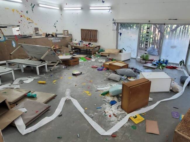 Destruyen las instalaciones y elementos educativos de un colegio en Santa Marta