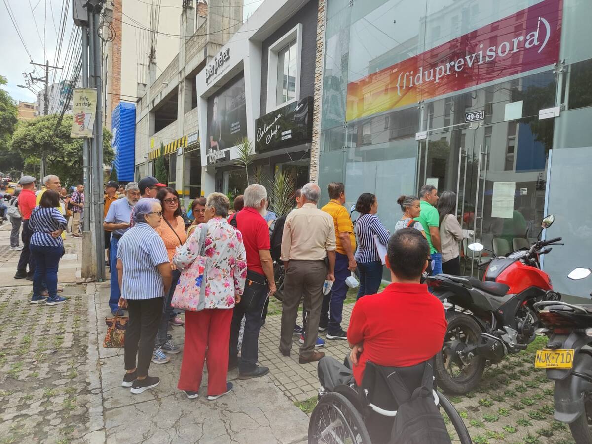 Maestros en Santander se declaran en alerta roja por cambios en el sistema de salud