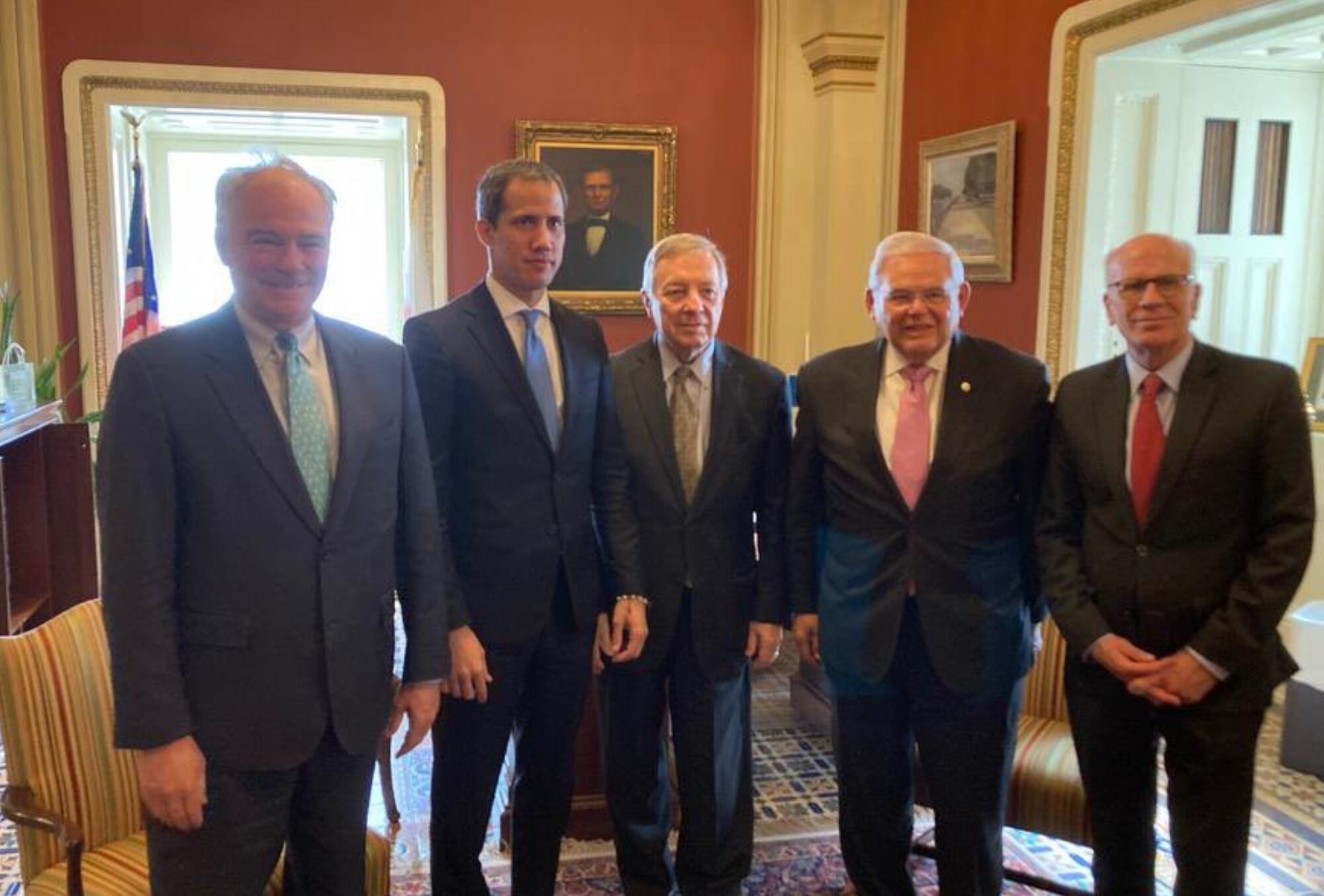 Juan Guaidó junto a los senadores Dick Durbin, Bob Menéndez, Tim Kaine y Peter Welch | Foto: Twitter Juan Guaidó.