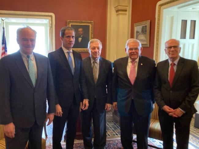 Juan Guaidó junto a los senadores Dick Durbin, Bob Menéndez, Tim Kaine y Peter Welch | Foto: Twitter Juan Guaidó.