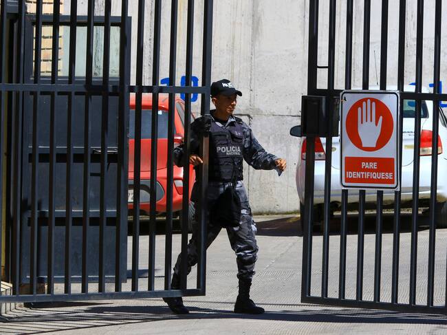 Liberados todos los rehenes de motines en seis cárceles de Ecuador. EFE/Robert Puglla