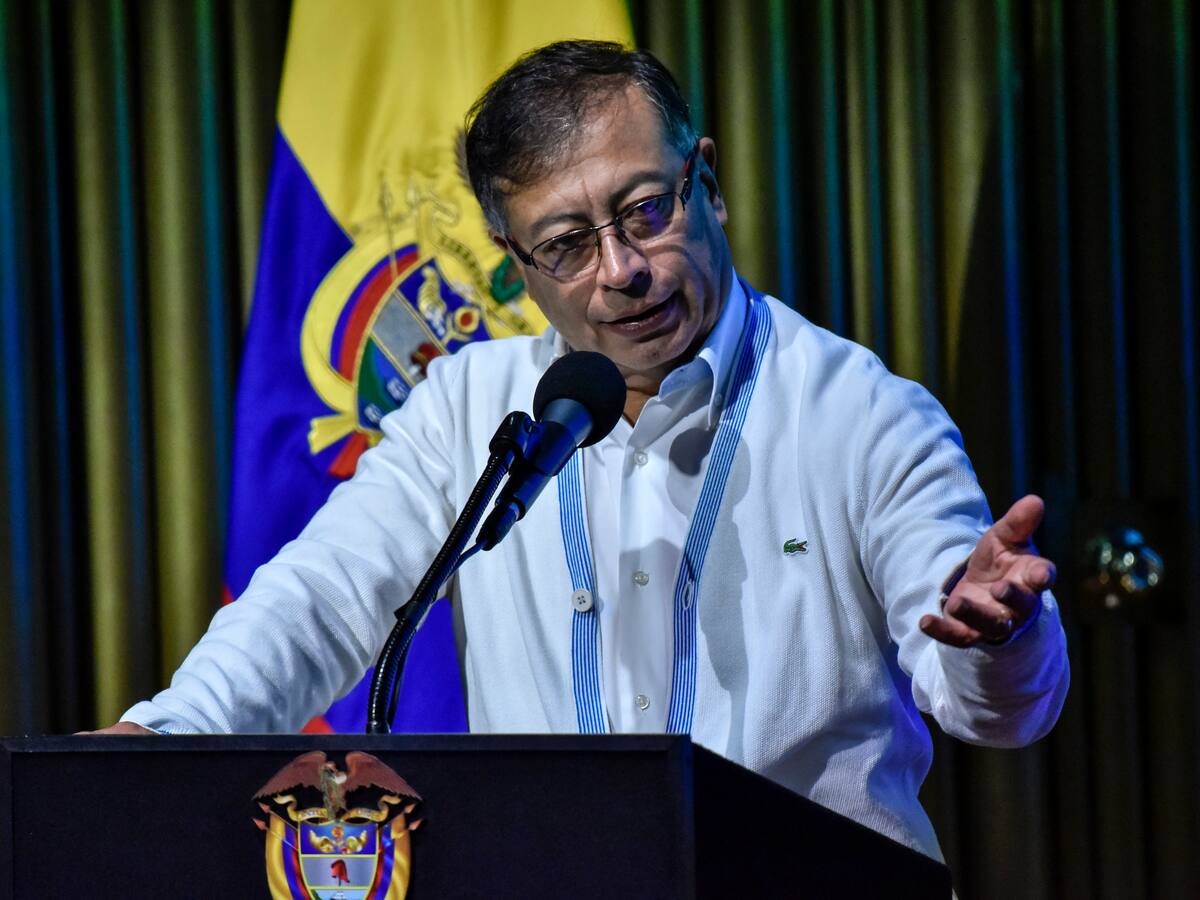 “Que no me caiga Colombia encima”: Petro