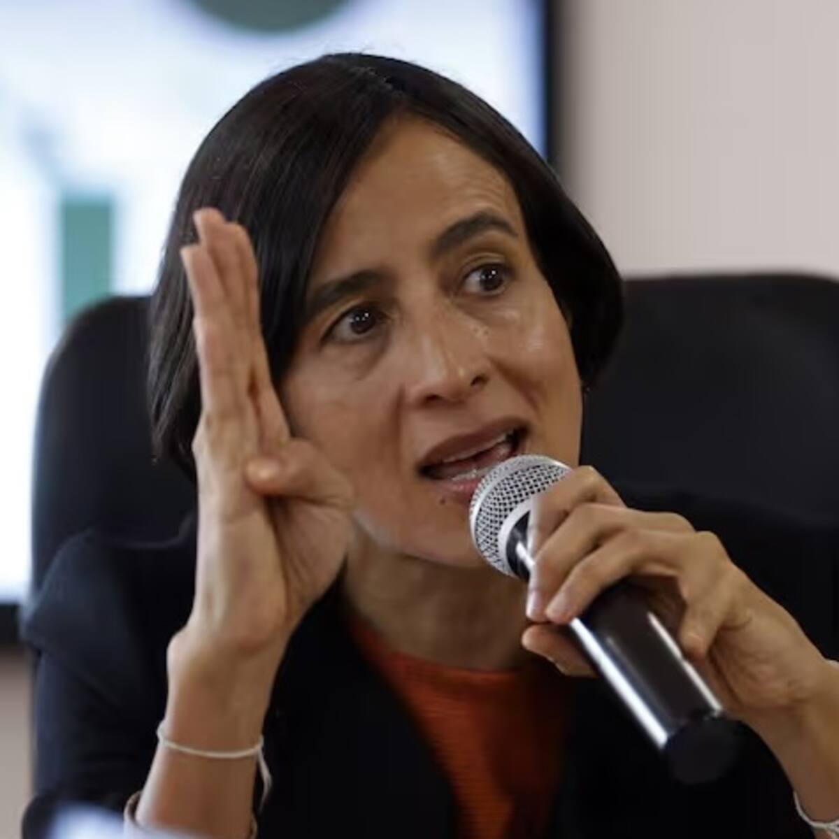 MinAmbiente pidió reducir la dependencia del país de la exportación