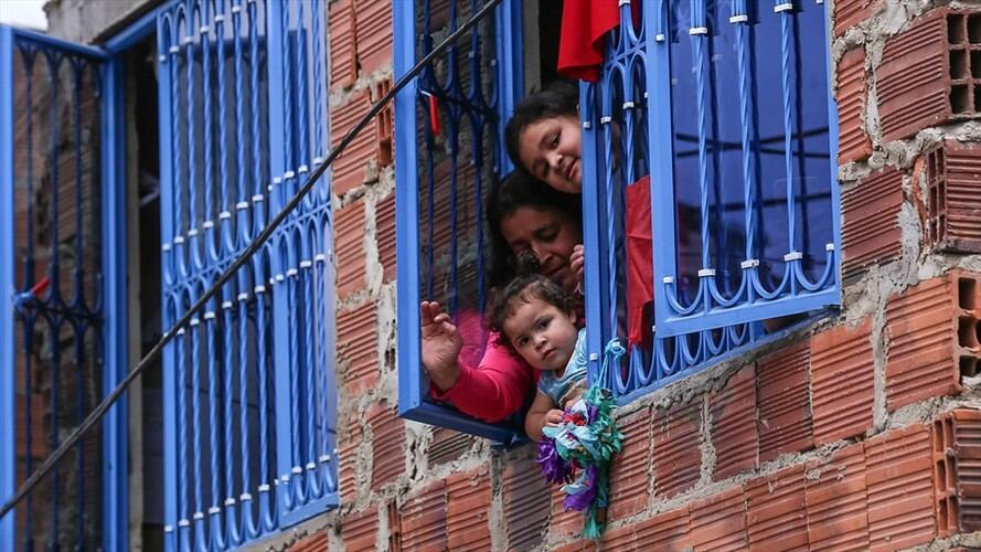 La propuesta busca crear una renta básica de emergencia de un salario mínimo para hogares en situación de pobreza y vulnerabilidad, así como de trabajadores en micronegocios. Foto: Colprensa