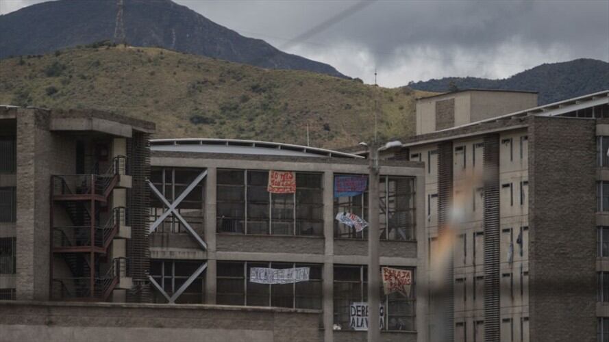 El INPEC informó que la irregularidad se evitó gracias a la rápida acción de la guardia y que se abrió una investigación interna por los hechos. Foto: Getty Images / JUANCHO TORRES