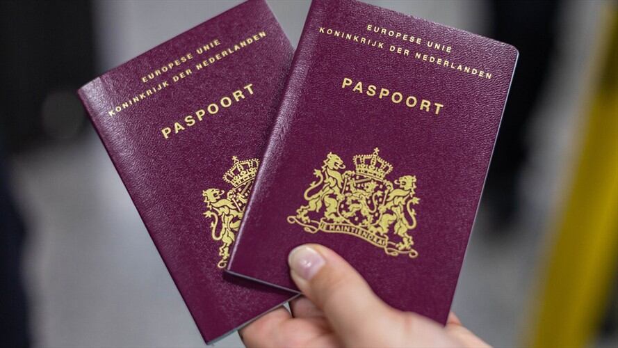 La mención seguirá figurando en los pasaportes, como obliga la Unión Europea.. Foto: Getty Images