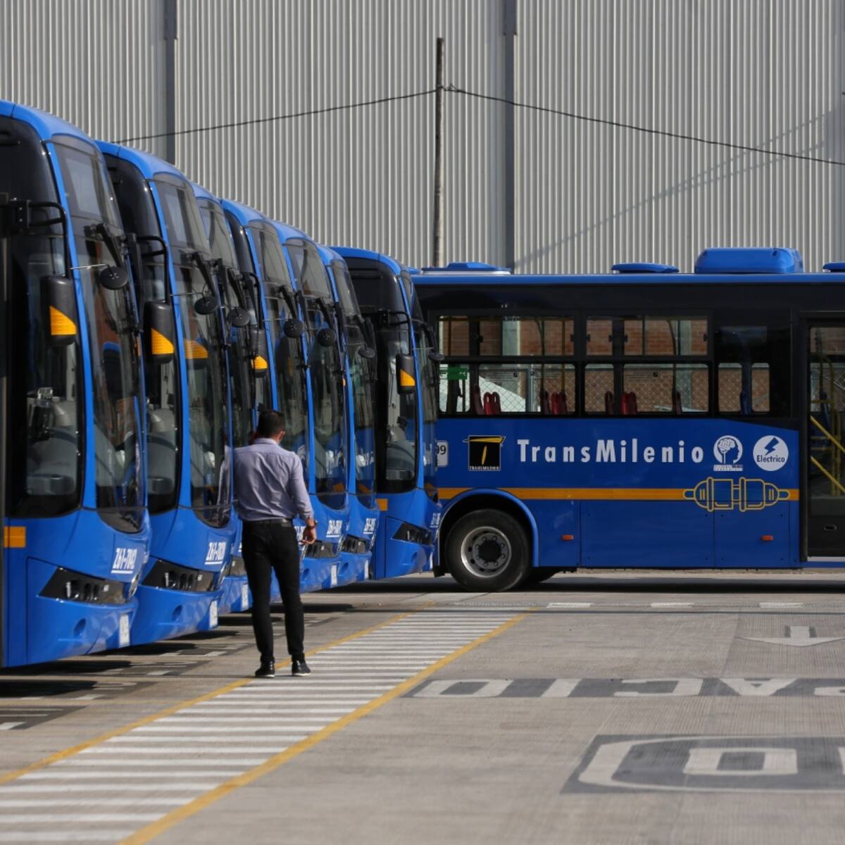Explosión de gas en patio de buses del SITP causa incendio en el sur de Bogotá