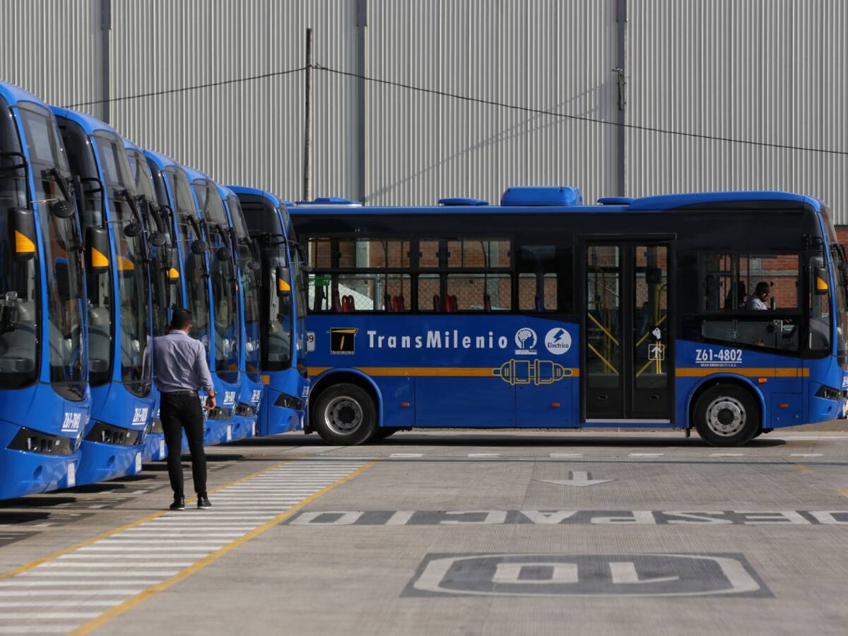 Explosión de gas en patio de buses del SITP causa incendio en el sur de Bogotá