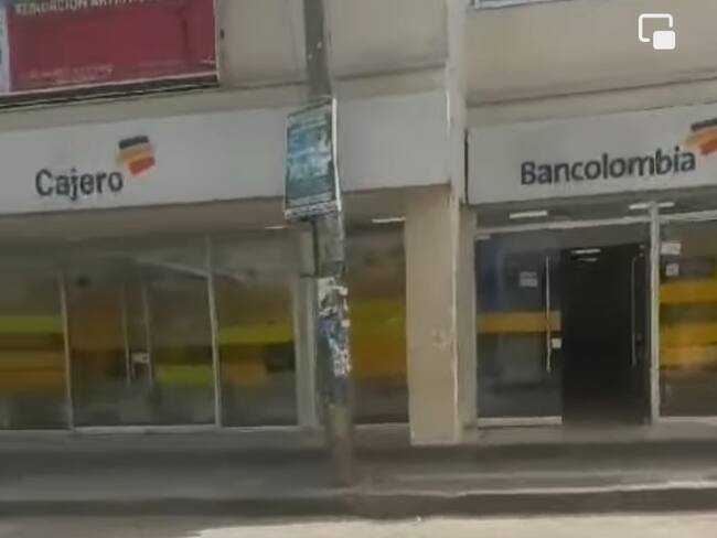 El hecho tuvo lugar cuando el carro de valores se disponía a entregar unos recursos a la sede de Bancolombia. Crédito: Suministrada.