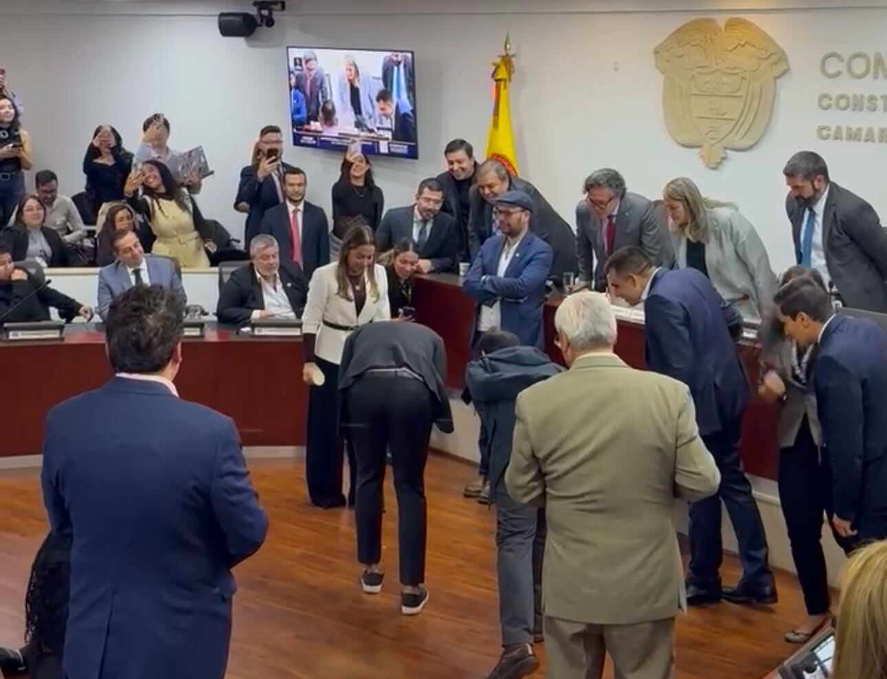 A cara y sello: Así eligieron a Gabriel Becerra como presidente de Comisión Primera de Cámara. Foto: captura de pantalla.