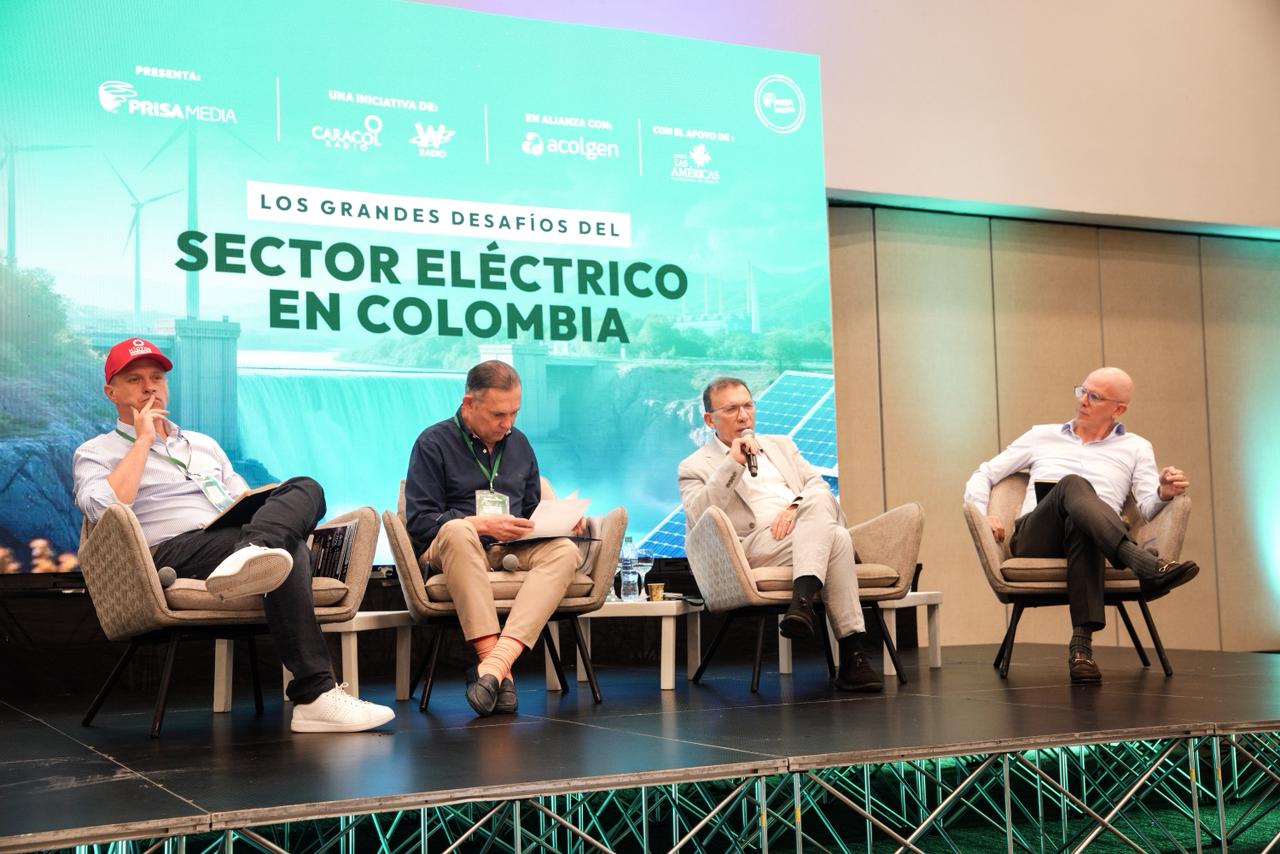 Analistas alertan sobre los retos del sector eléctrico en Colombia: mantener la estabilidad y apostar por energías sostenibles. | Foto: W Radio