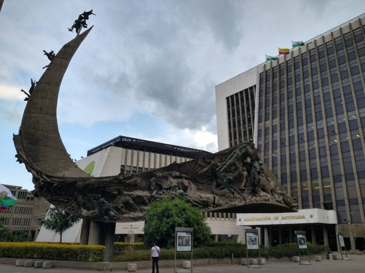 Gobernación de Antioquia defiende la legalidad de la tasa de seguridad