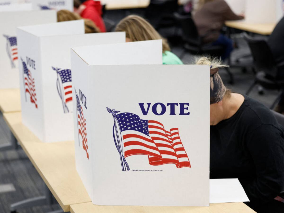 Empiezan a abrir los centros de votación en EE.UU. para elegir entre Harris y Trump