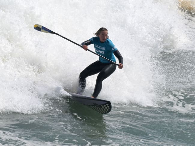 Isabella Gómez, surfista colombiana. Foto: ERNESTO BENAVIDES/AFP/Getty Images