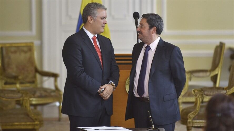 Duque pide a Francisco Santos apoyo para desnarcotizar relaciones con EE.UU.. Foto: Presidencia