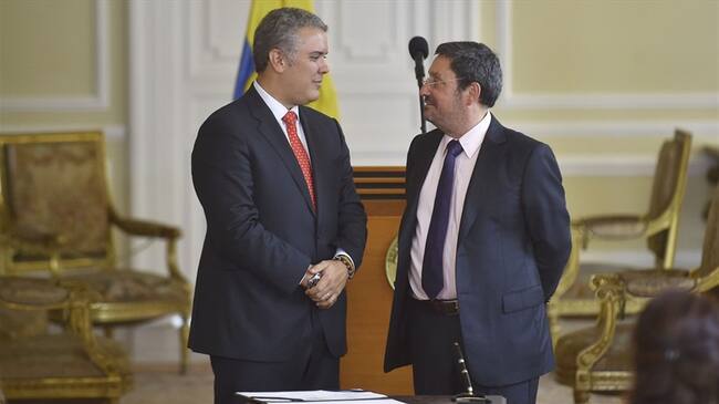 Duque pide a Francisco Santos apoyo para desnarcotizar relaciones con EE.UU.. Foto: Presidencia