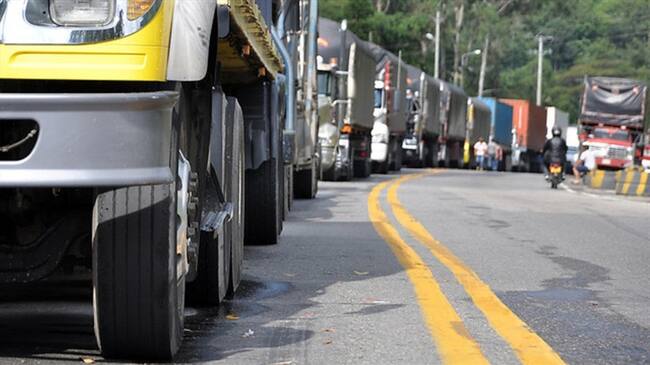Invías revisó compromisos adquiridos con transportadores y comunidad del sur de La Guajira. Foto: Colprensa