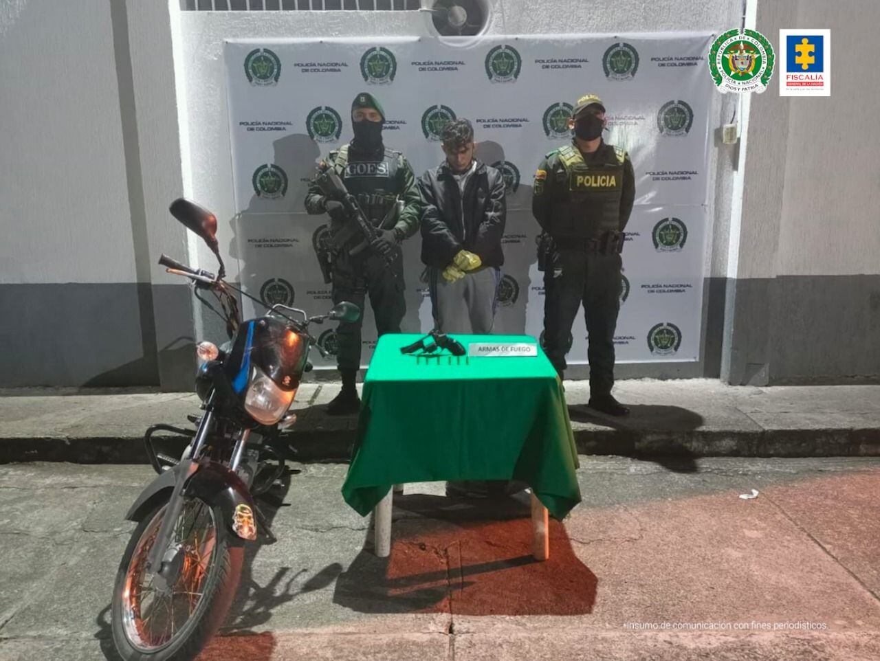 El agresor, quien se movilizaba en moto con otro sujeto, disparó contra los uniformados que se encontraban realizado labores de patrullaje.