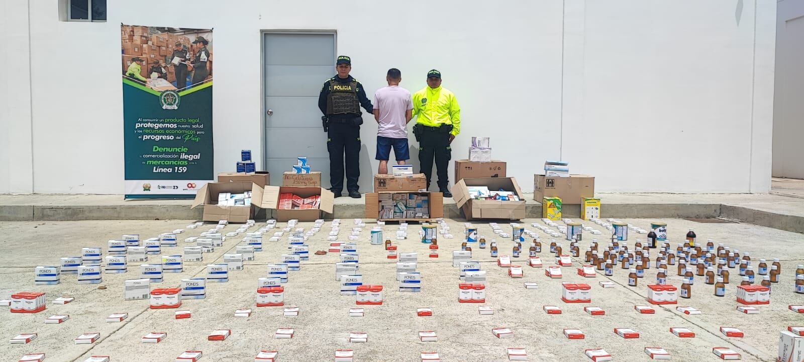 Incautan más de 8.000 unidades de medicamentos vencidos en droguería de Cereté, Córdoba. Foto: cortesía Policía.