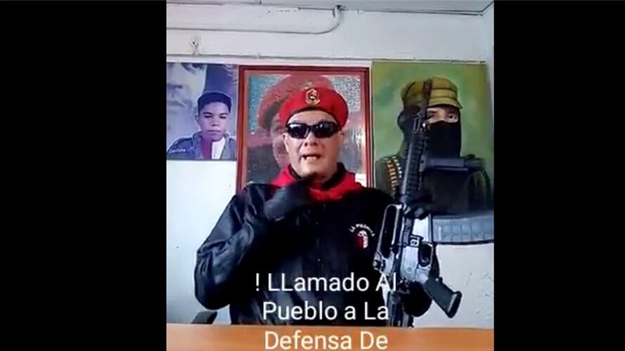 A través de las redes sociales, Valentín Santana, líder del colectivo la piedrita, exhortó a los simpatizantes chavistas a tomar las armas.. Foto: Captura de Twitter