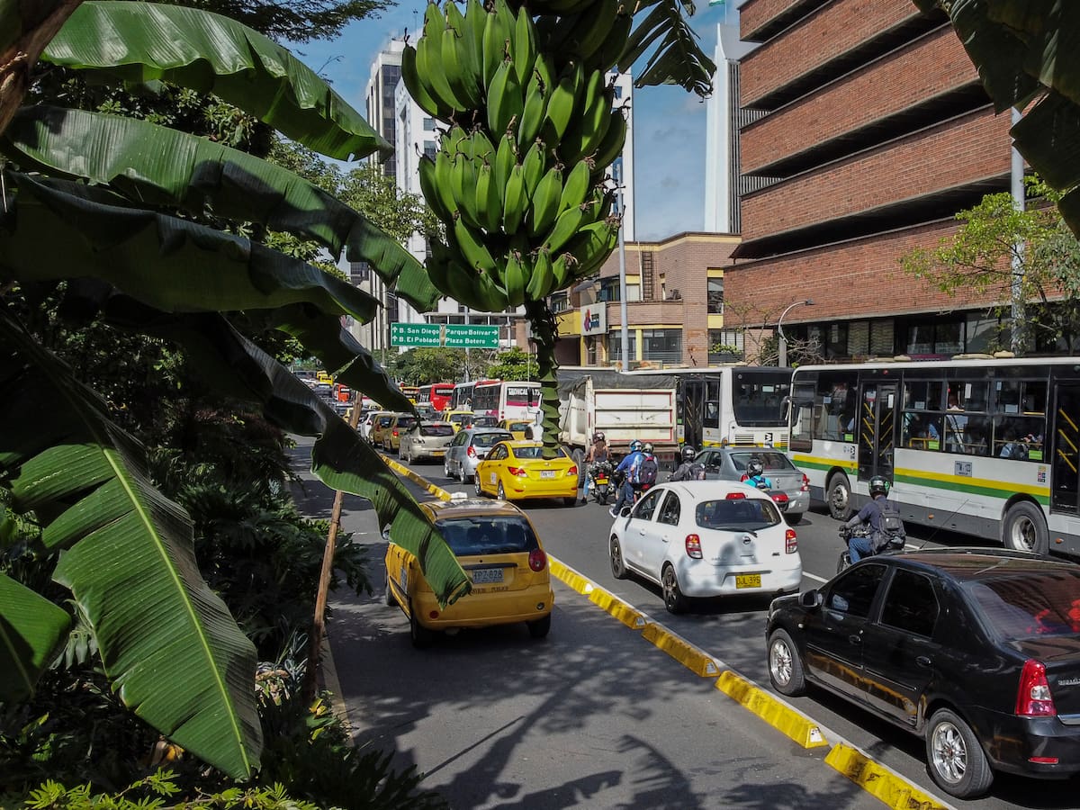 Pico y placa en Bogotá y Medellín 2023: Restricción y excepción para carros y motos