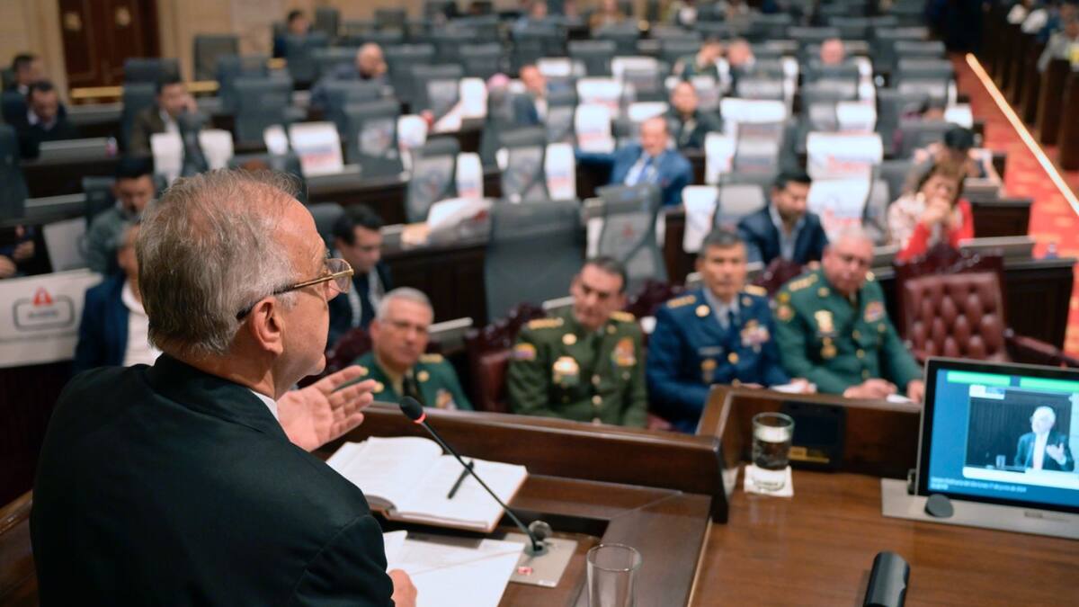 La soledad del MinDefensa durante su intervención en Cámara de Representantes