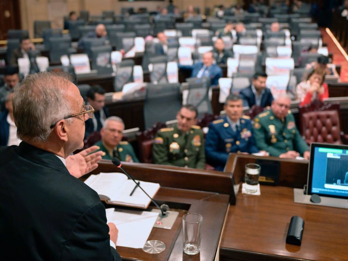 La soledad del MinDefensa durante su intervención en Cámara de Representantes