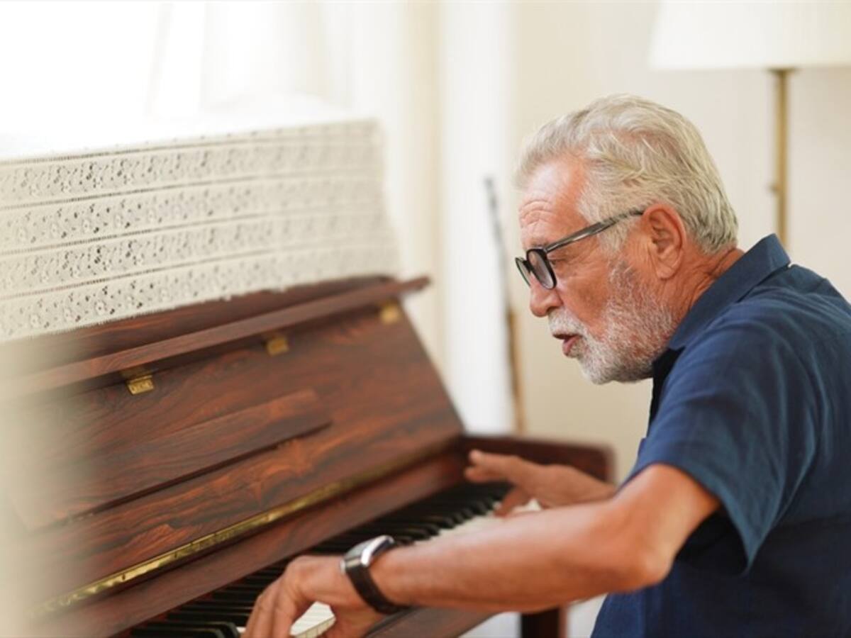 En Inglaterra, un anciano de 83 años murió preso por escuchar música clásica